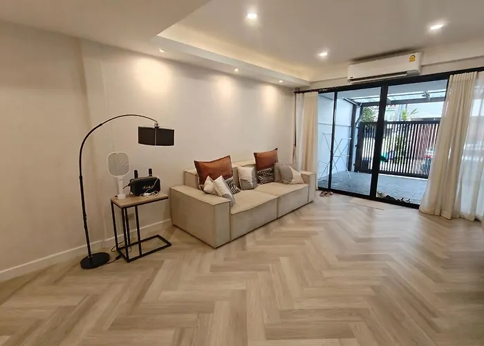 Ekkamai 5br Town House Private Onsen Vvbkk35 度假居 曼谷