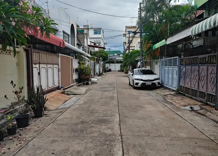 Ekkamai 5br Town House Private Onsen Vvbkk35 曼谷