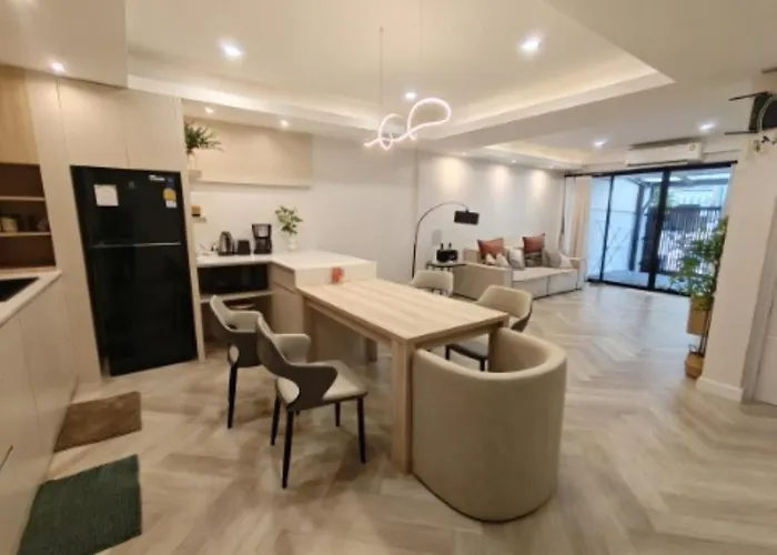 Ekkamai 5br Town House Private Onsen Vvbkk35 度假居 曼谷