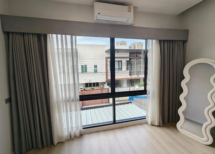 Ekkamai 5br Town House Private Onsen Vvbkk35 度假居 *